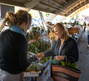 AWoodward-FarmersMarket_LR-3